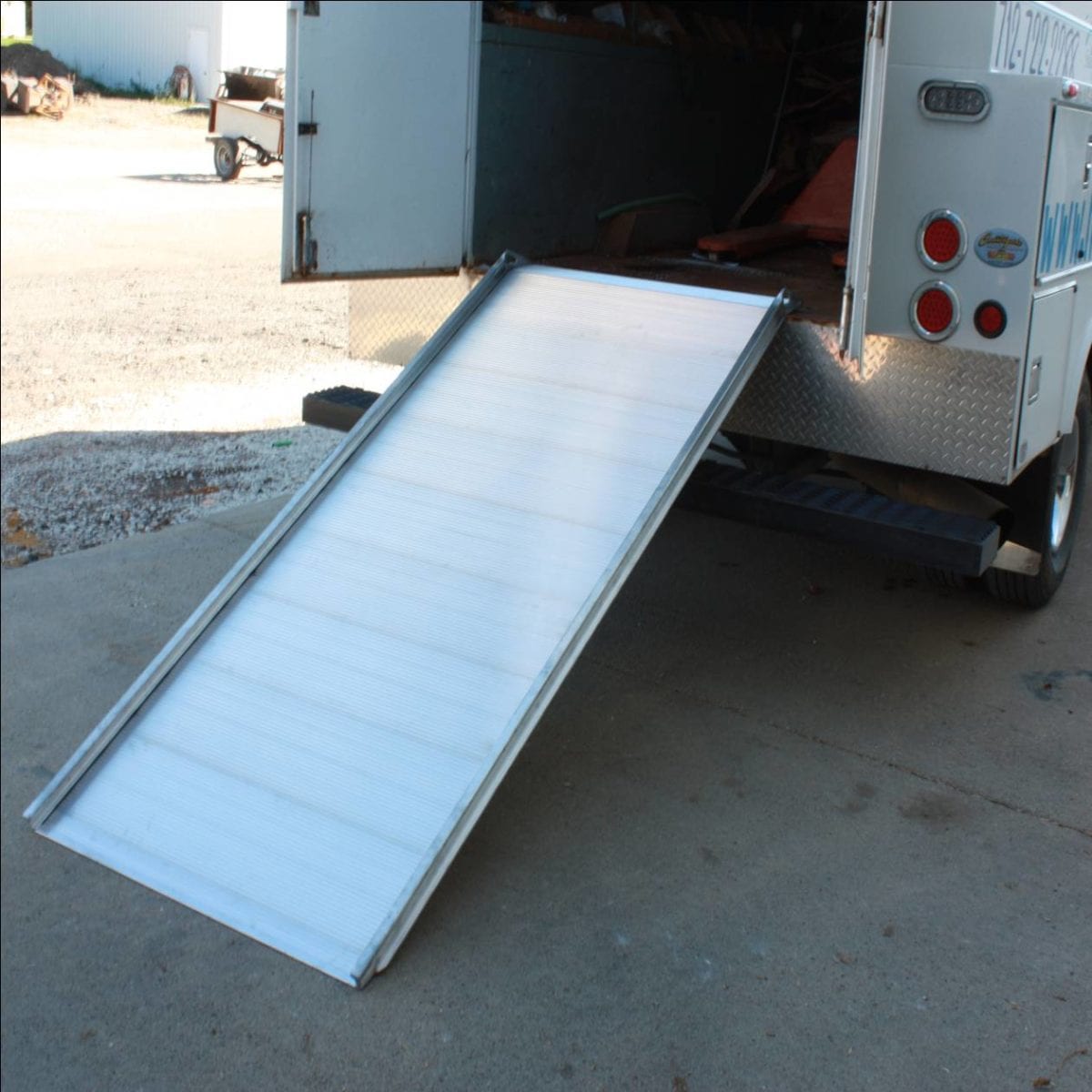 Link Mfg 30″ Wide Heavy Duty Straight Or Folding Ramp