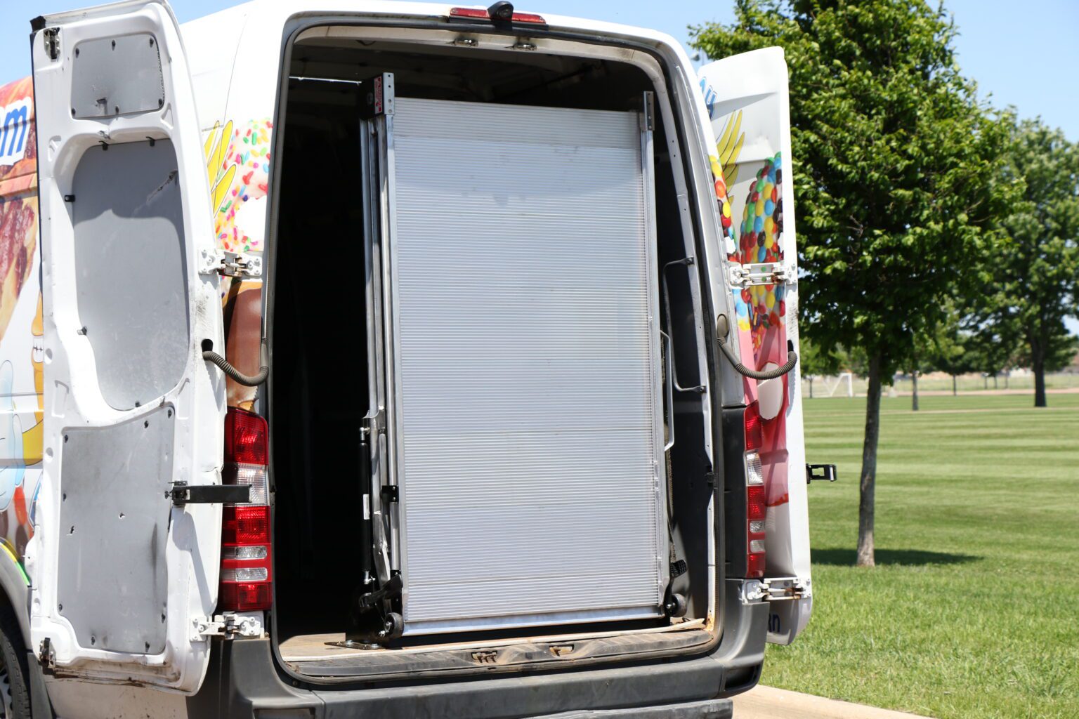 Link Mfg Aluminum Flat Mount Bi-Fold Ramp LB20-30 | U.S. Upfitters