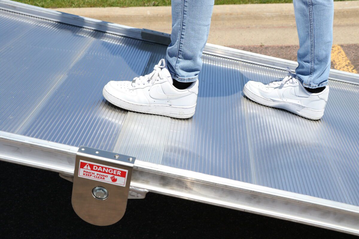 Link Mfg Aluminum Flat Mount Bi-Fold Ramp LB20-30 | U.S. Upfitters